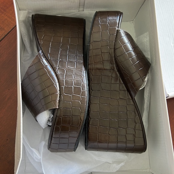 Peppermayo Platform Sandals - Picture 4 of 4